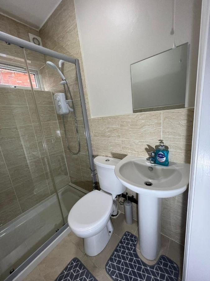 Apartment 3. Private In Moseley, *